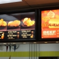 クタビーチのマクドナルドはドナルドもサーファーの写真3
