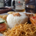 景色抜群のレストランでランチ（ナシチャンプル）！Saranam Eco-Resort, Tabanan-Bali ！の写真2